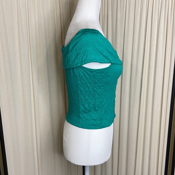 NWT- FREE PEOPLE GREEN SCRUNCHED COLD SHOULDER TOP - Picture 5 of 11